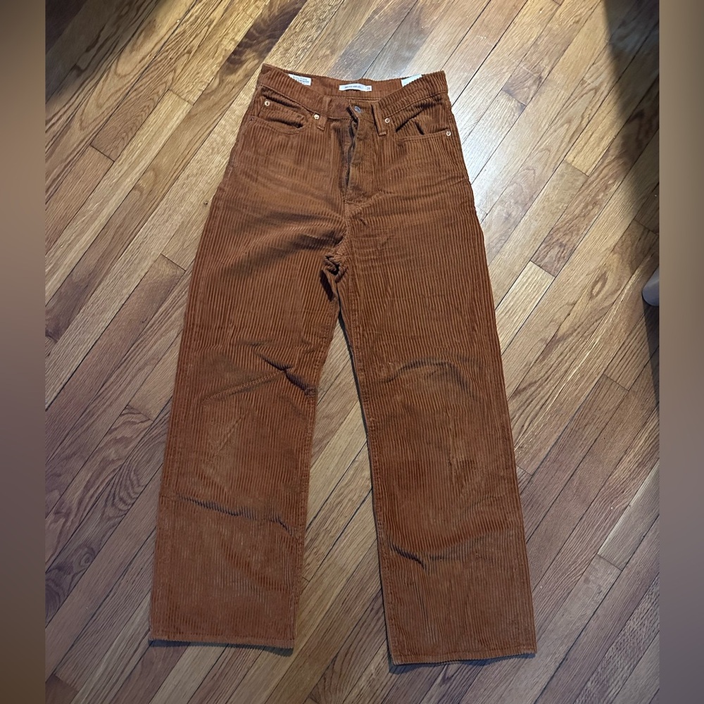 Levi’s Ribcage Wide Leg Corduroy Pants